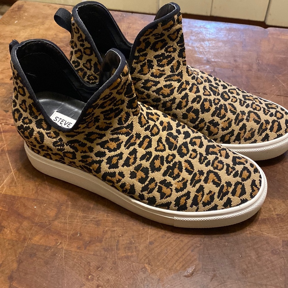 Steve Madden slip on wedge shoes